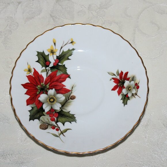 Mismatched Christmas Poinsettia Teacup Set | Bluebird | Royal Heritage - Picture 7 of 13